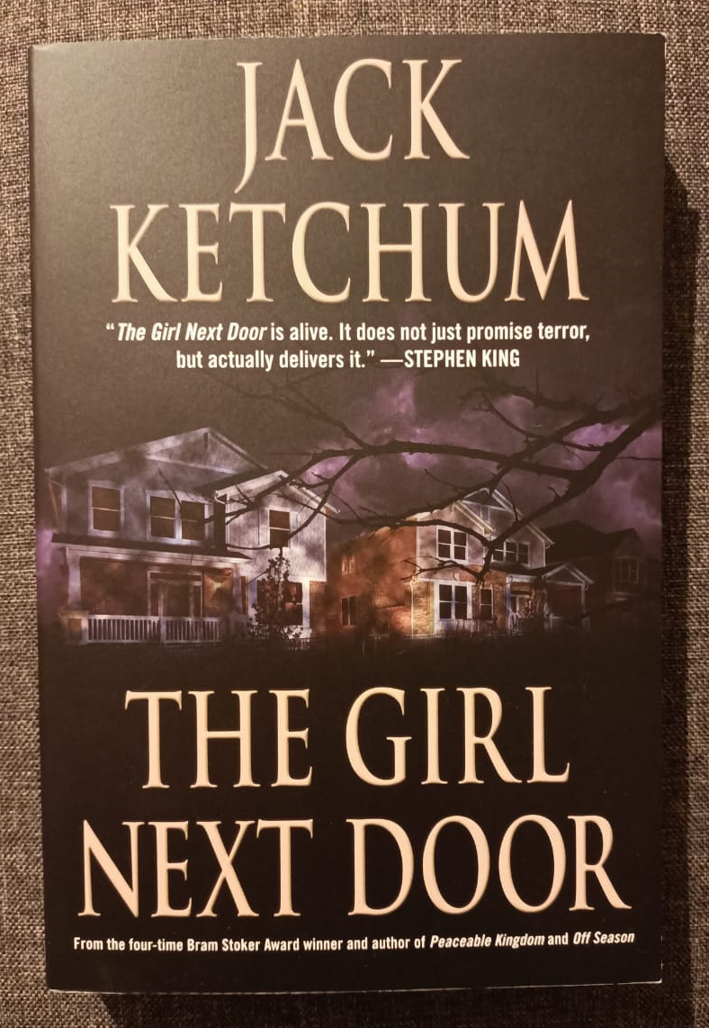  The girl next doorLiteratura